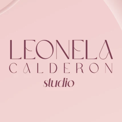 Logo Leonela Calderón Studio